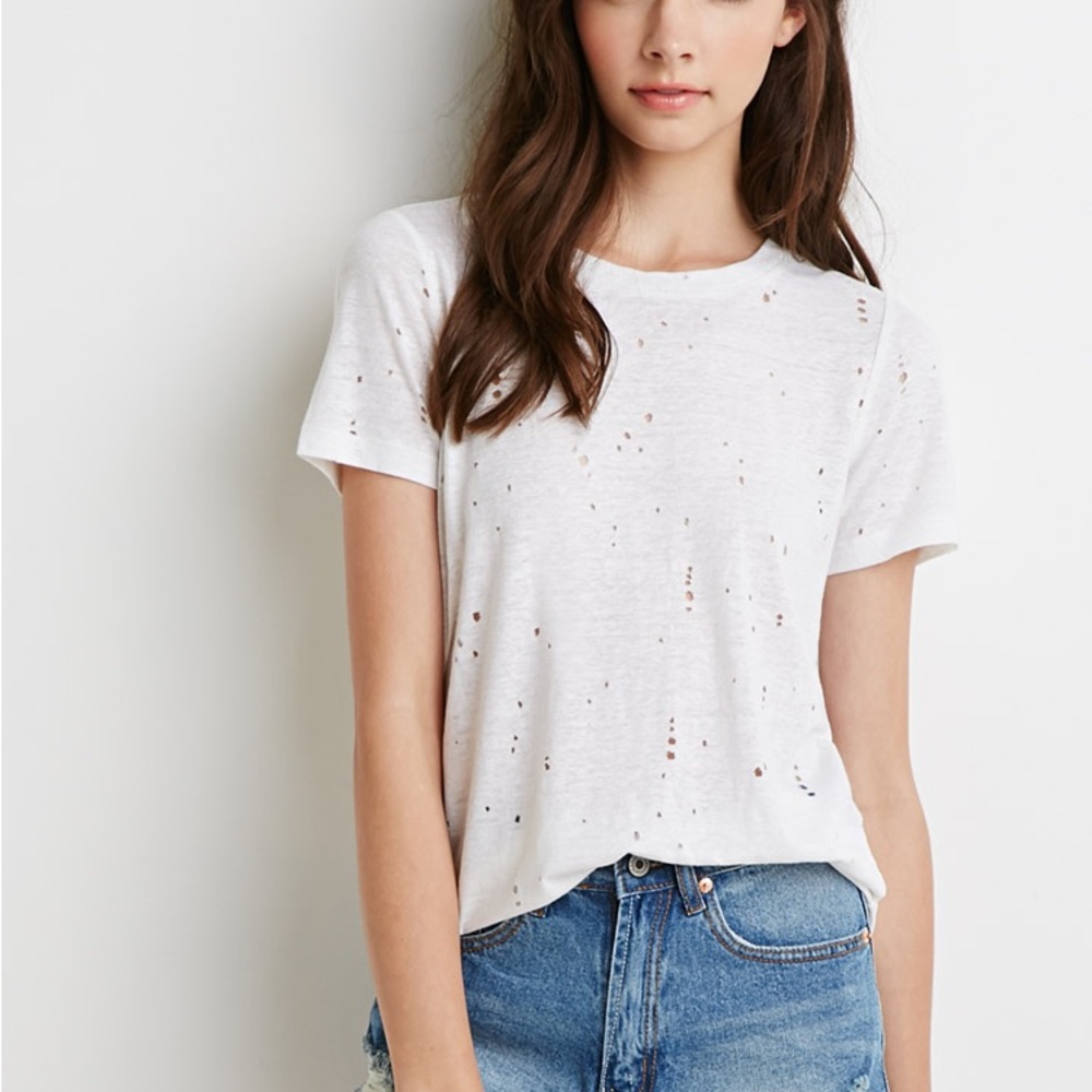 FOREVER 21 White Distressed Tee